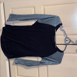 Quarter sleeve silky shirt